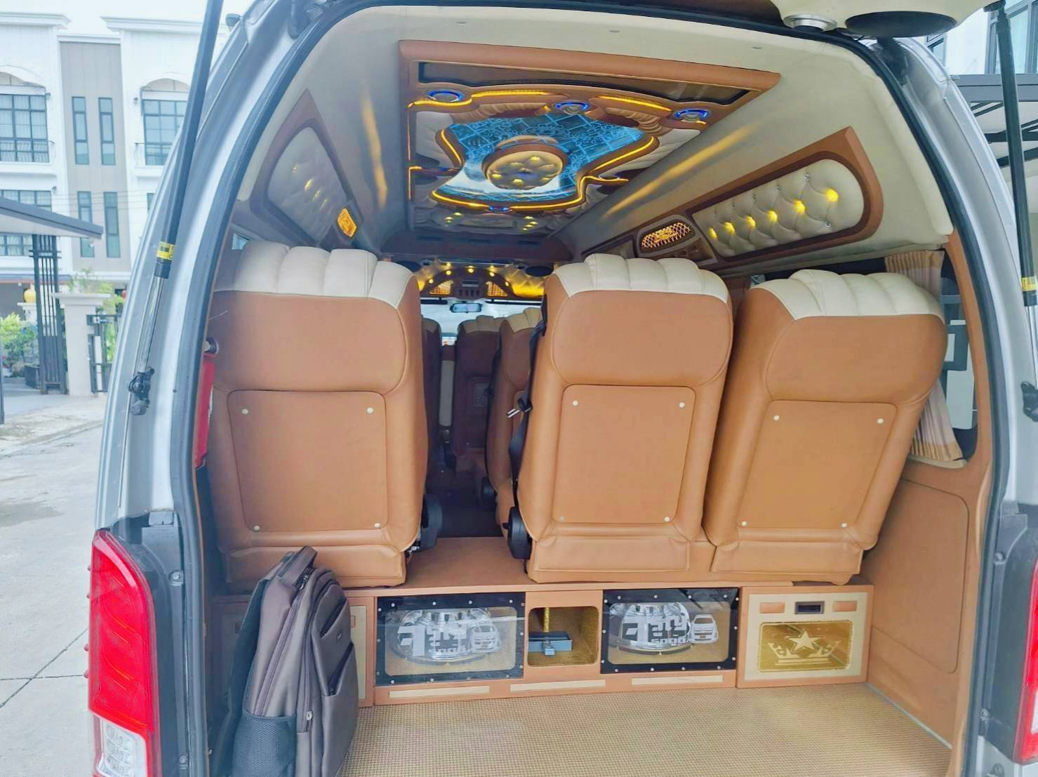 รถ SUV หรูระดับพรีเมียม